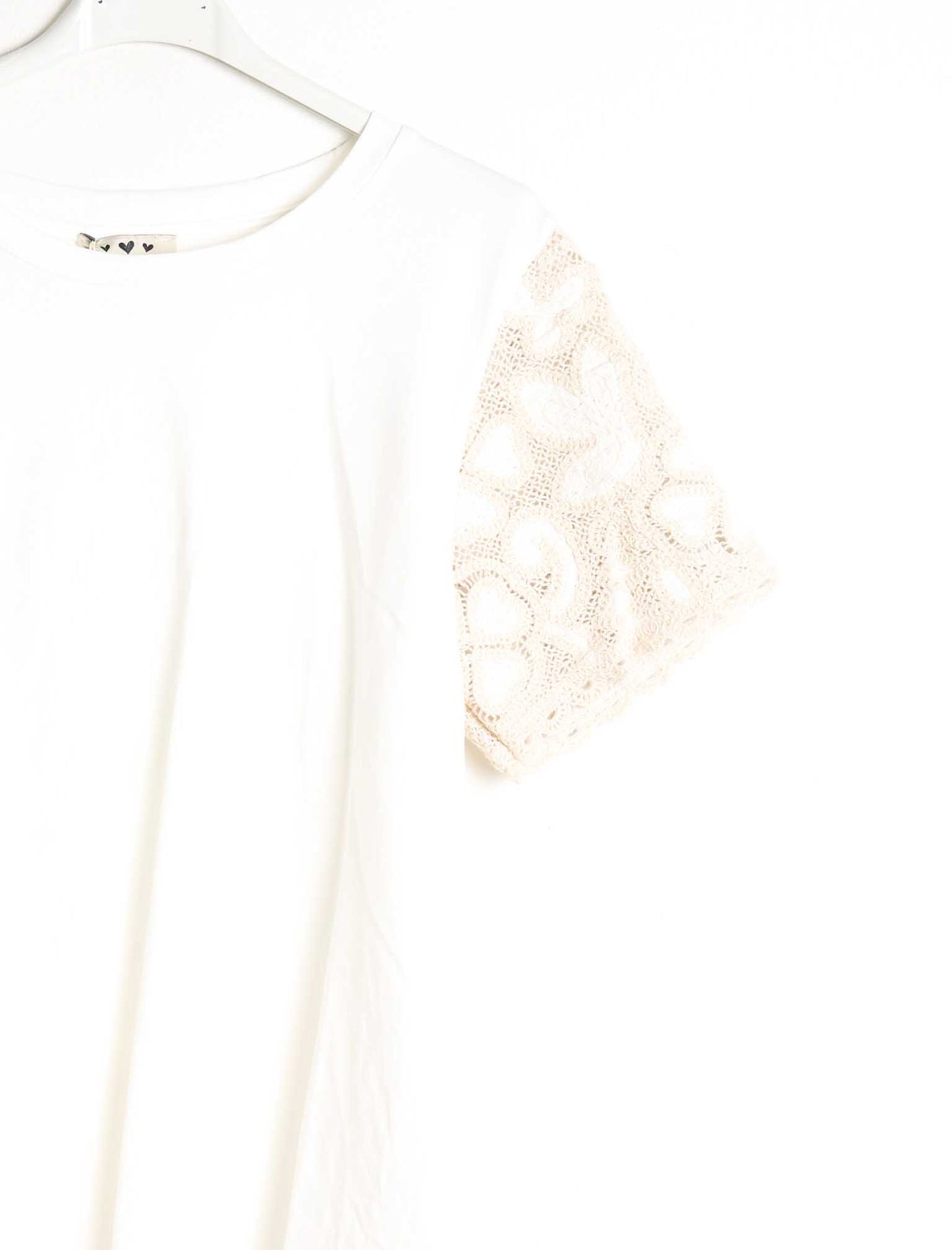 T shirt manica macramè