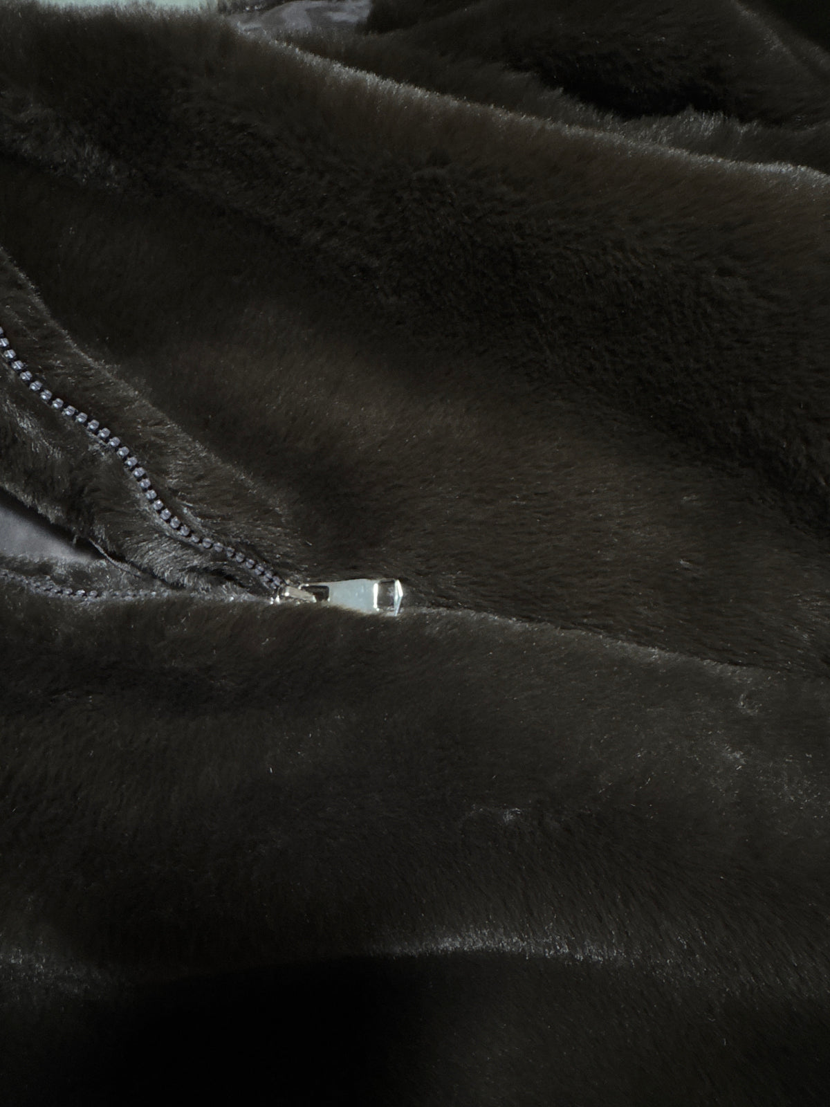 Gilet smanicato cropped in pelliccia