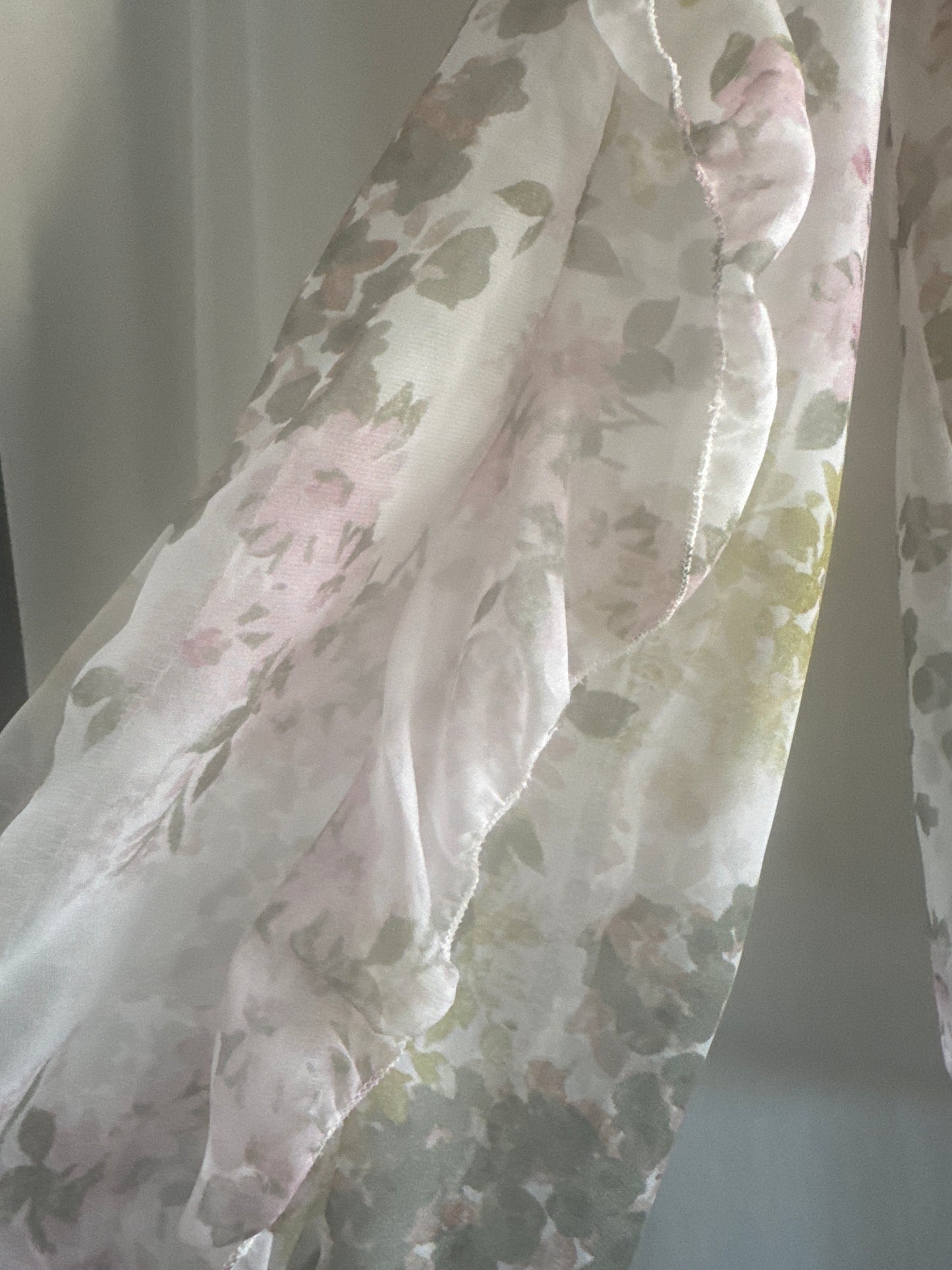 Blusa trasparente floreale