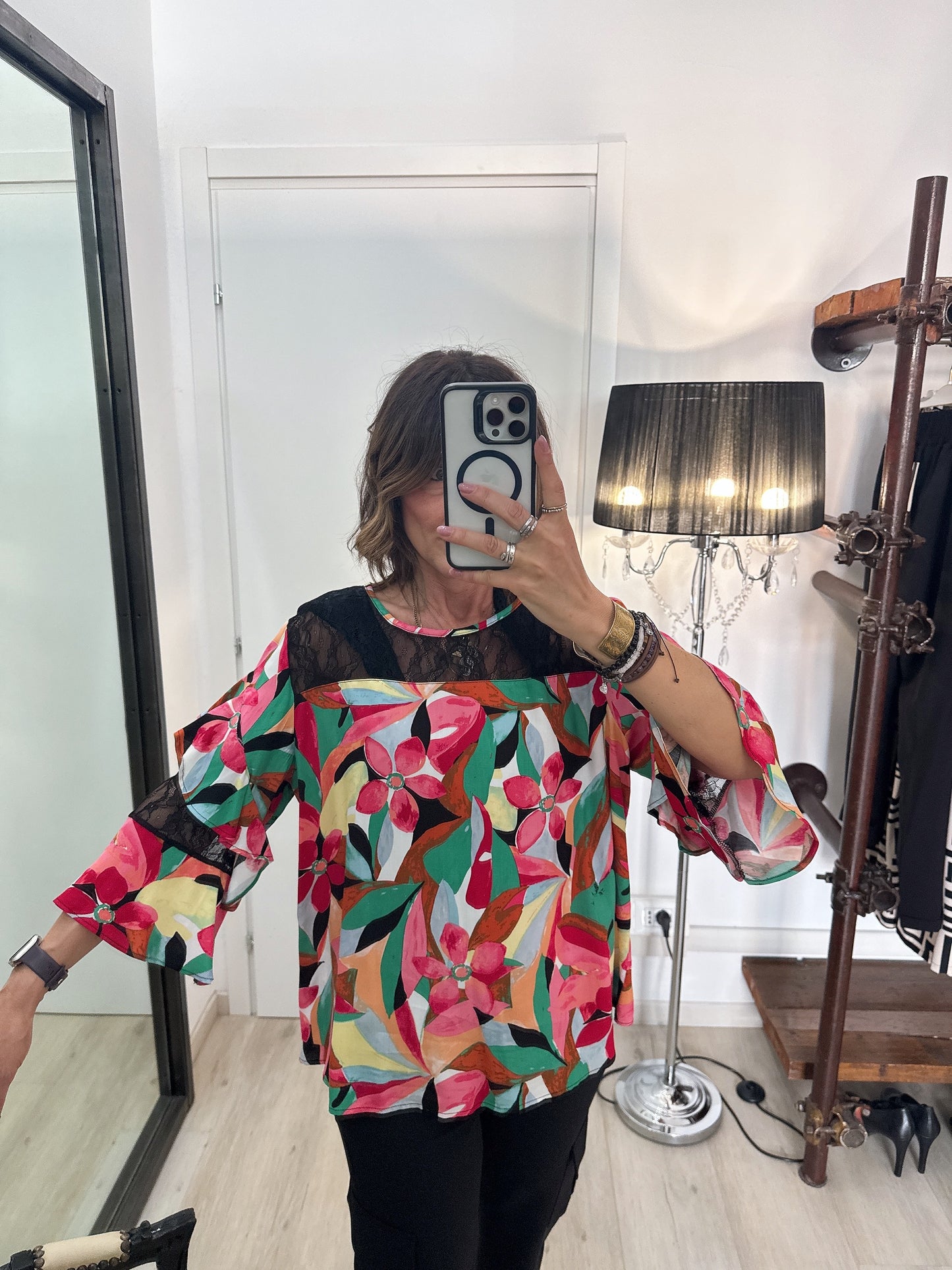 Blusa con manica a campana