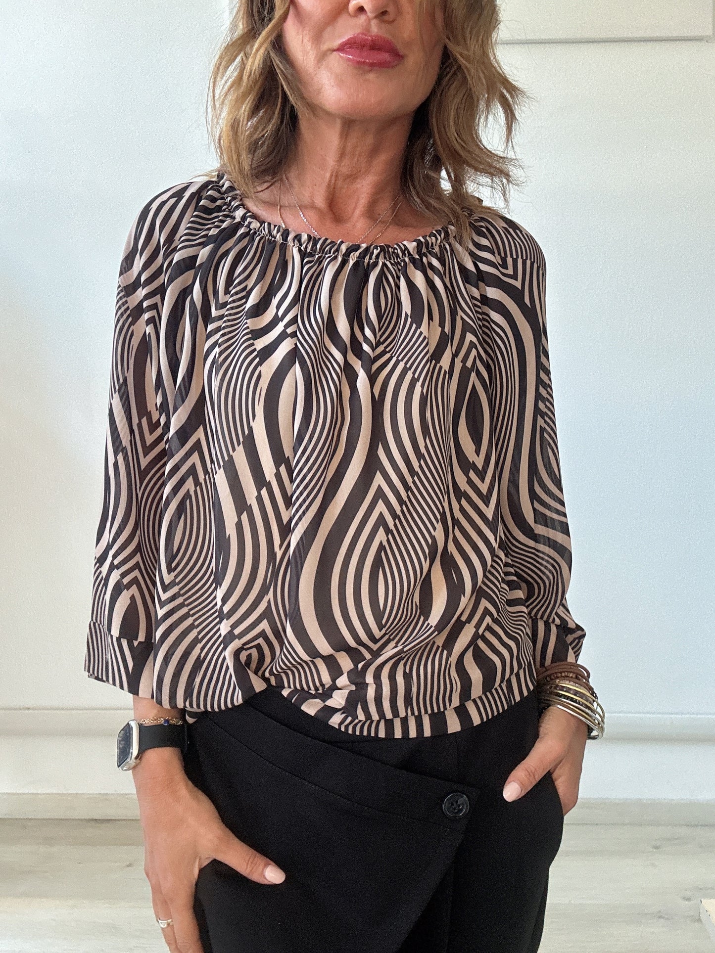 Blusa scollo arricciato