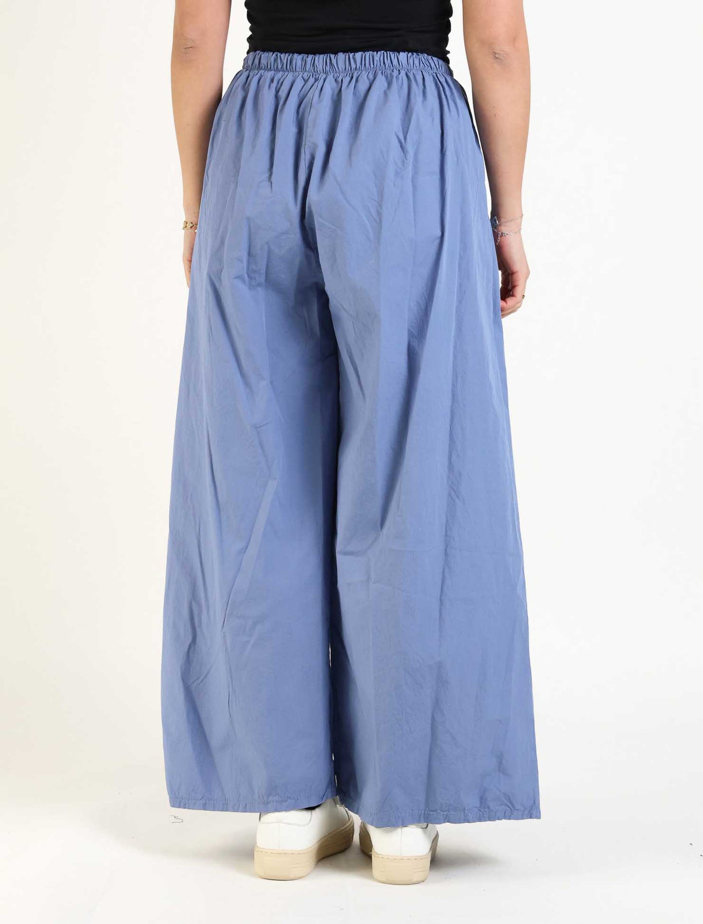 Pantalone con tasche