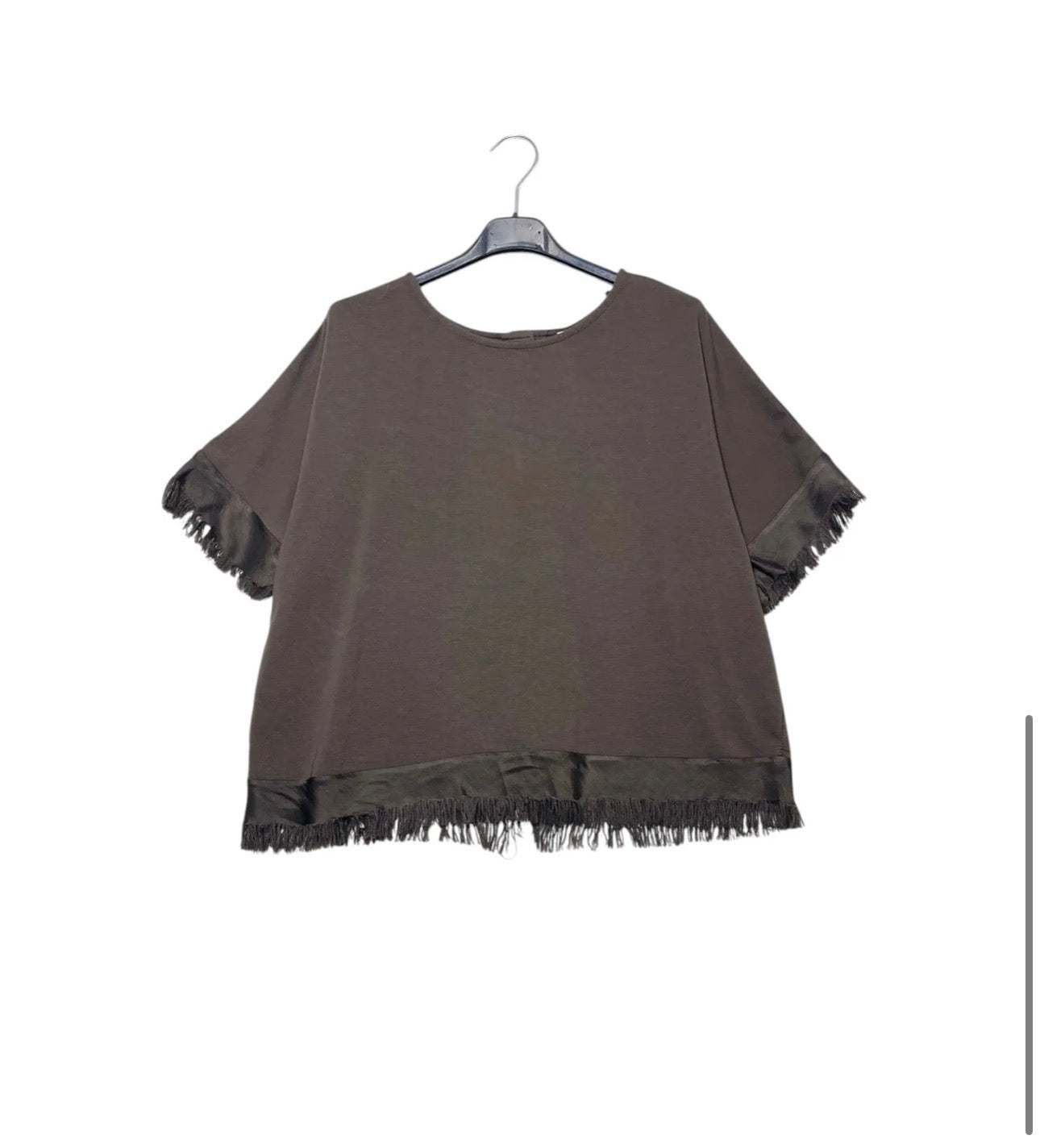 T shirt con profilo in raso