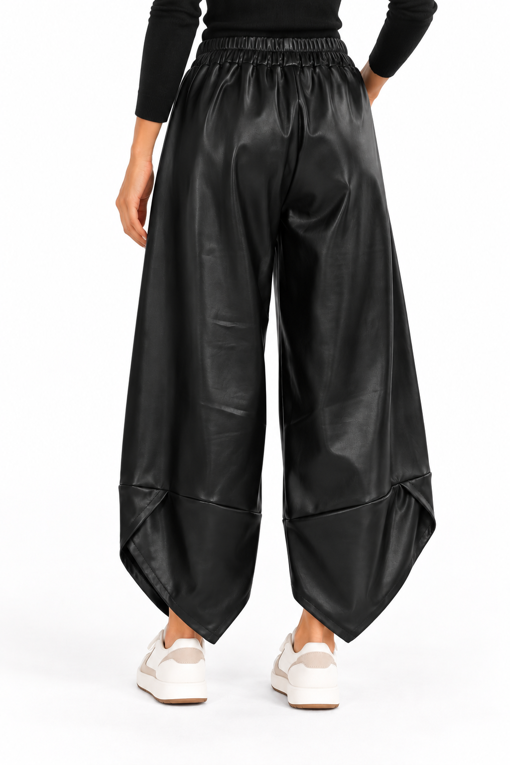 Pantalone in ecopelle con tasche