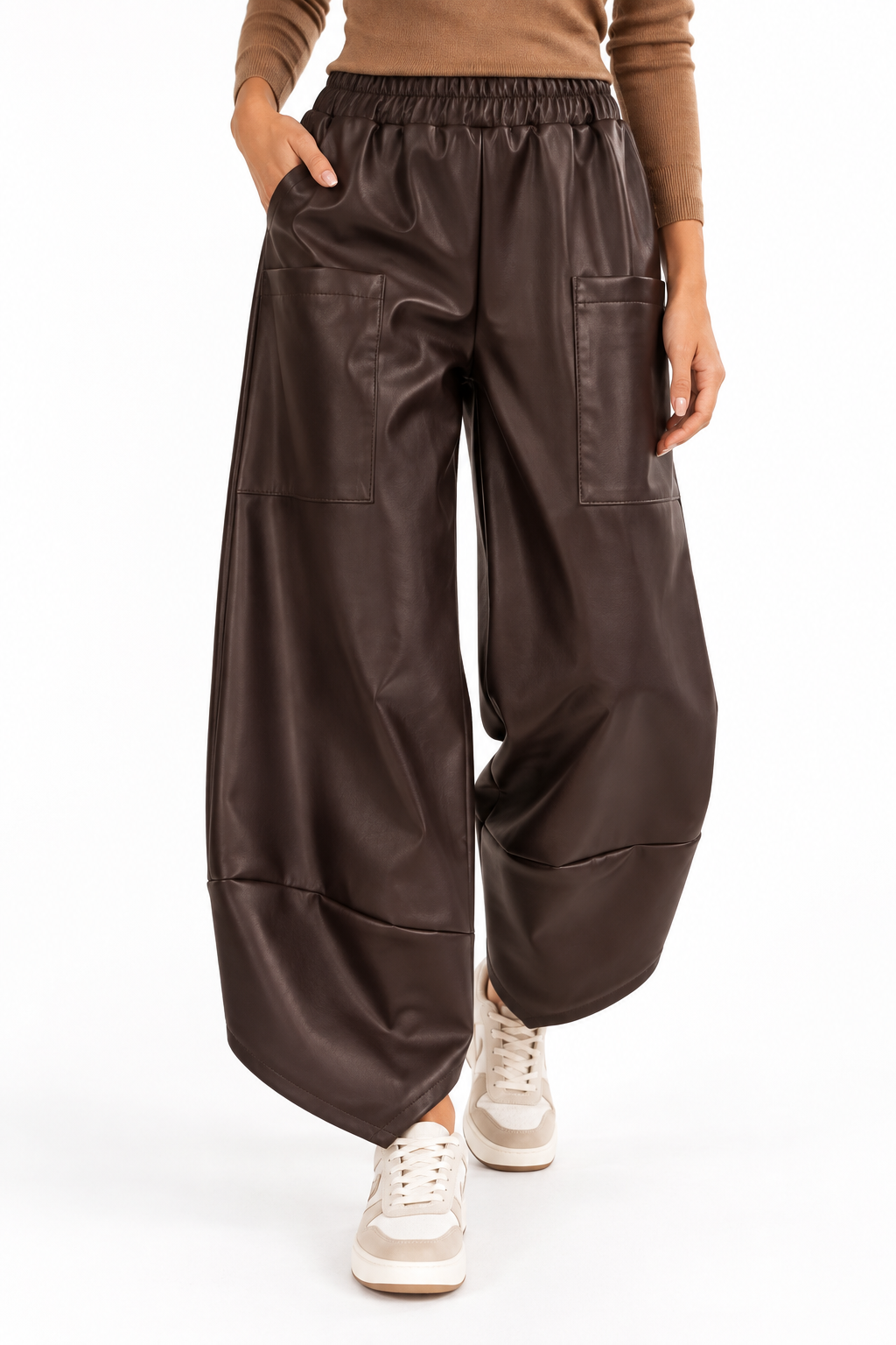 Pantalone in ecopelle con tasche