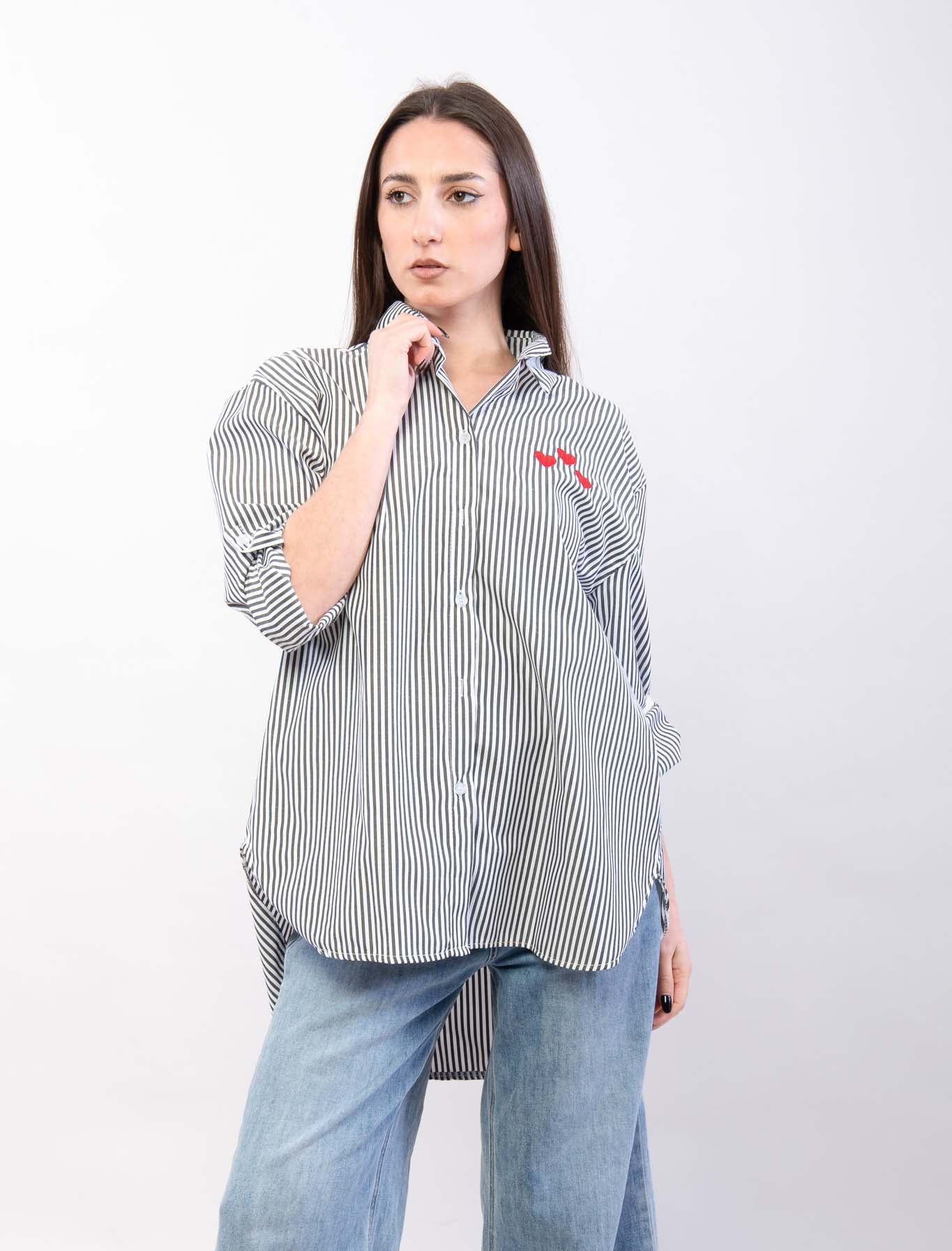 Camicia con ricamo