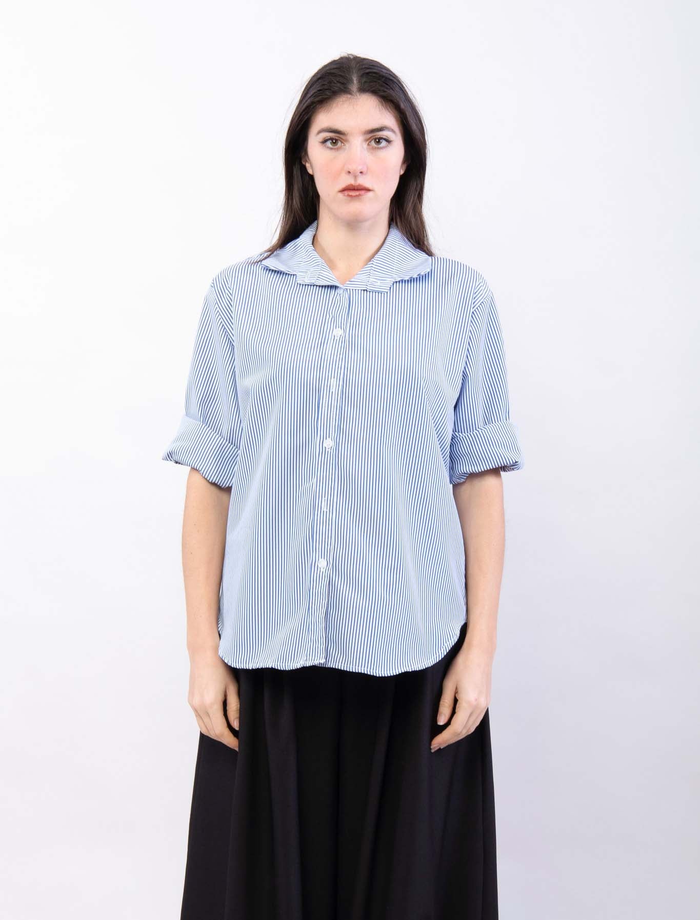 Camicia a righe con ricamo