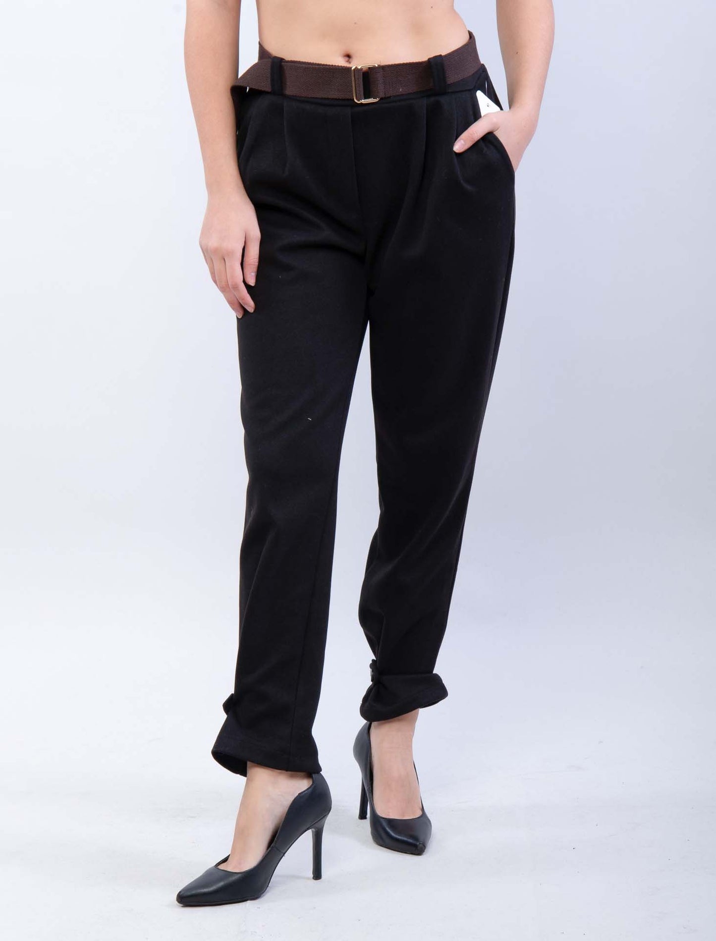 Pantalone con bottone