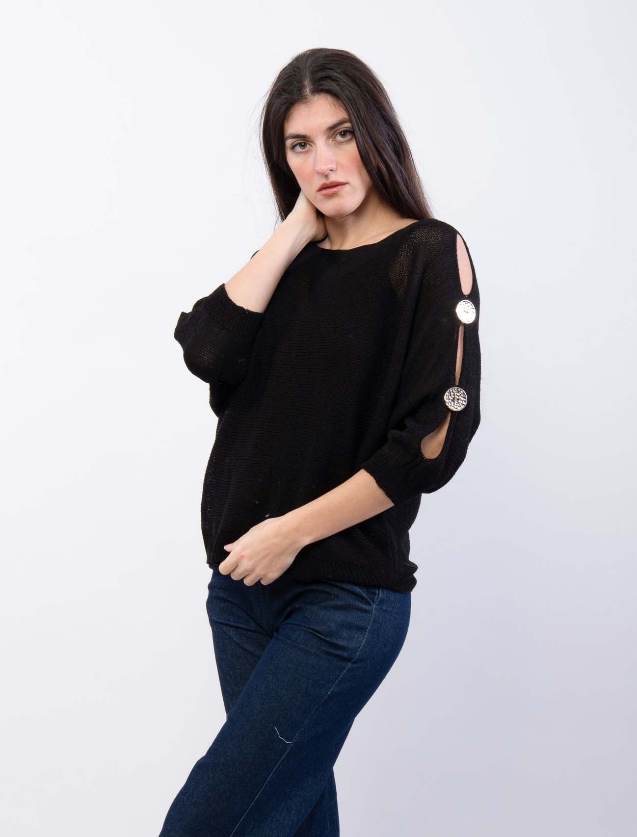 Maglia con spacchi sulle braccia