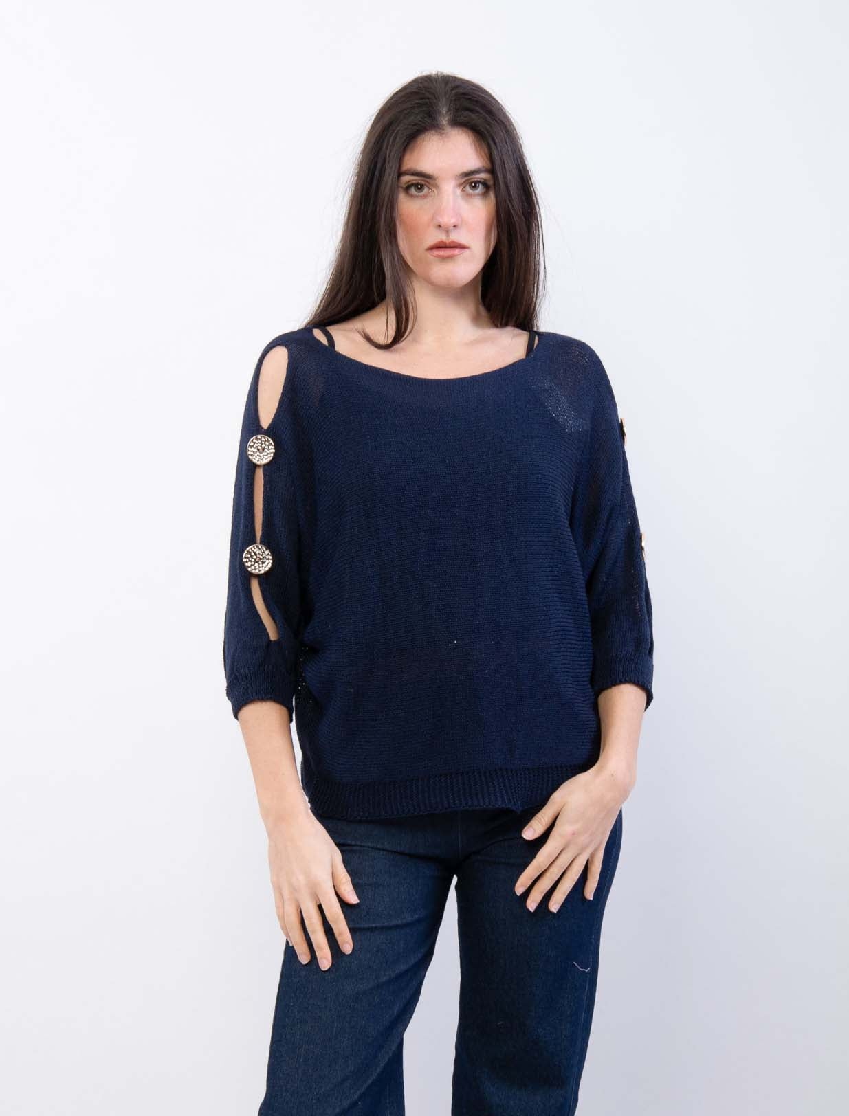 Maglia con spacchi sulle braccia