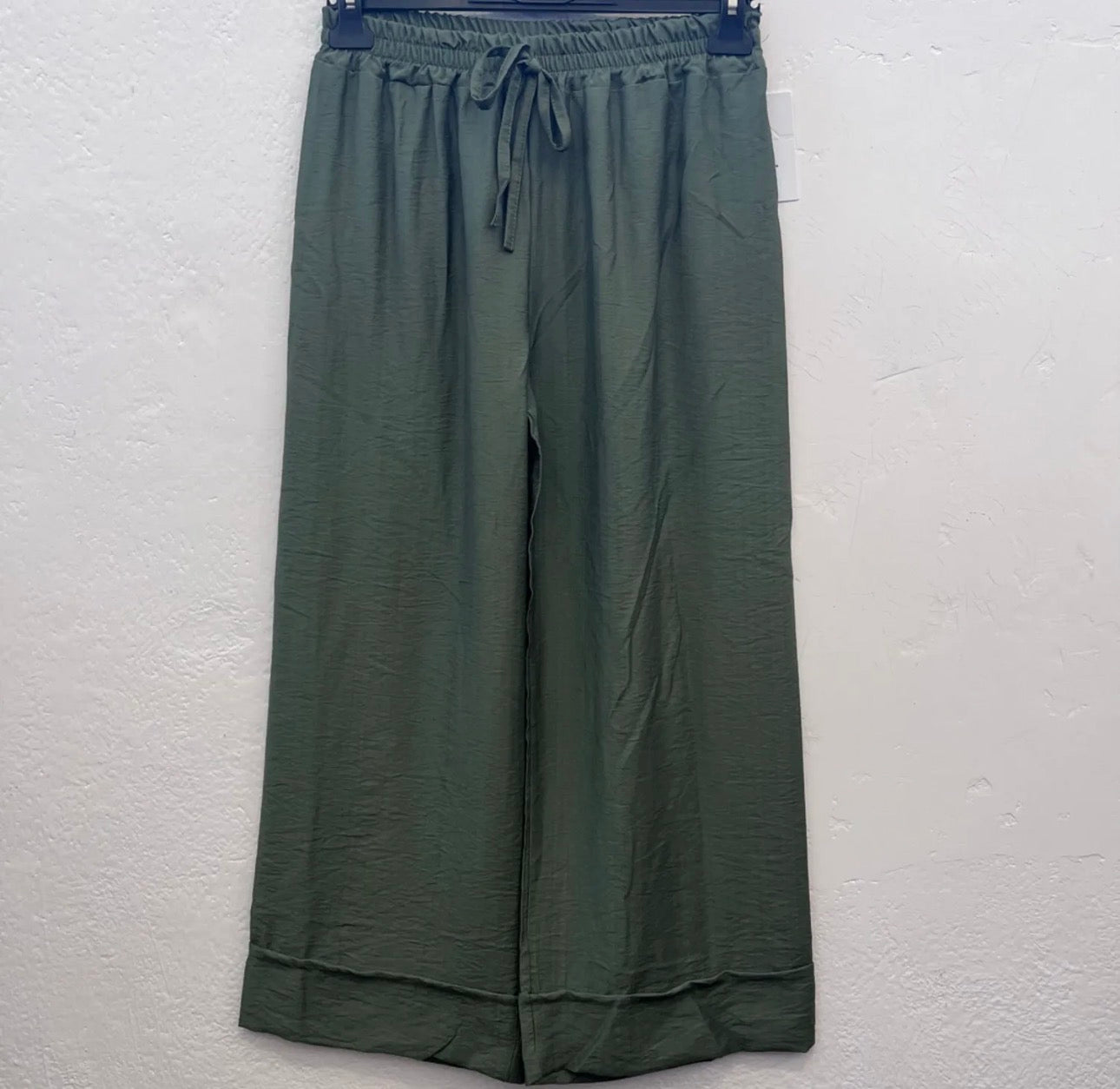 Pantalone gaucho con risvolto