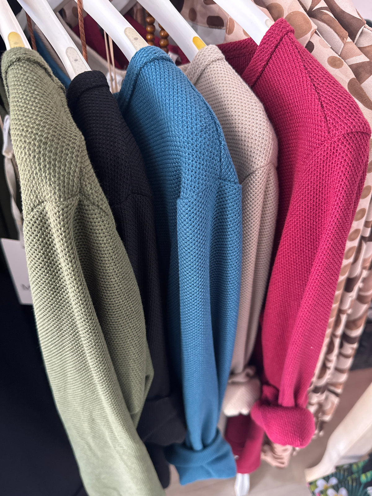 Maglia in viscosa con bottoni posteriori