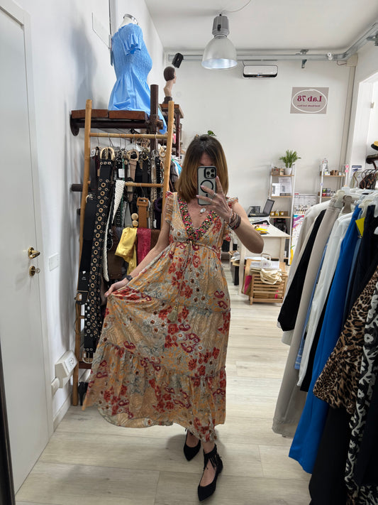 Abito boho con nappine