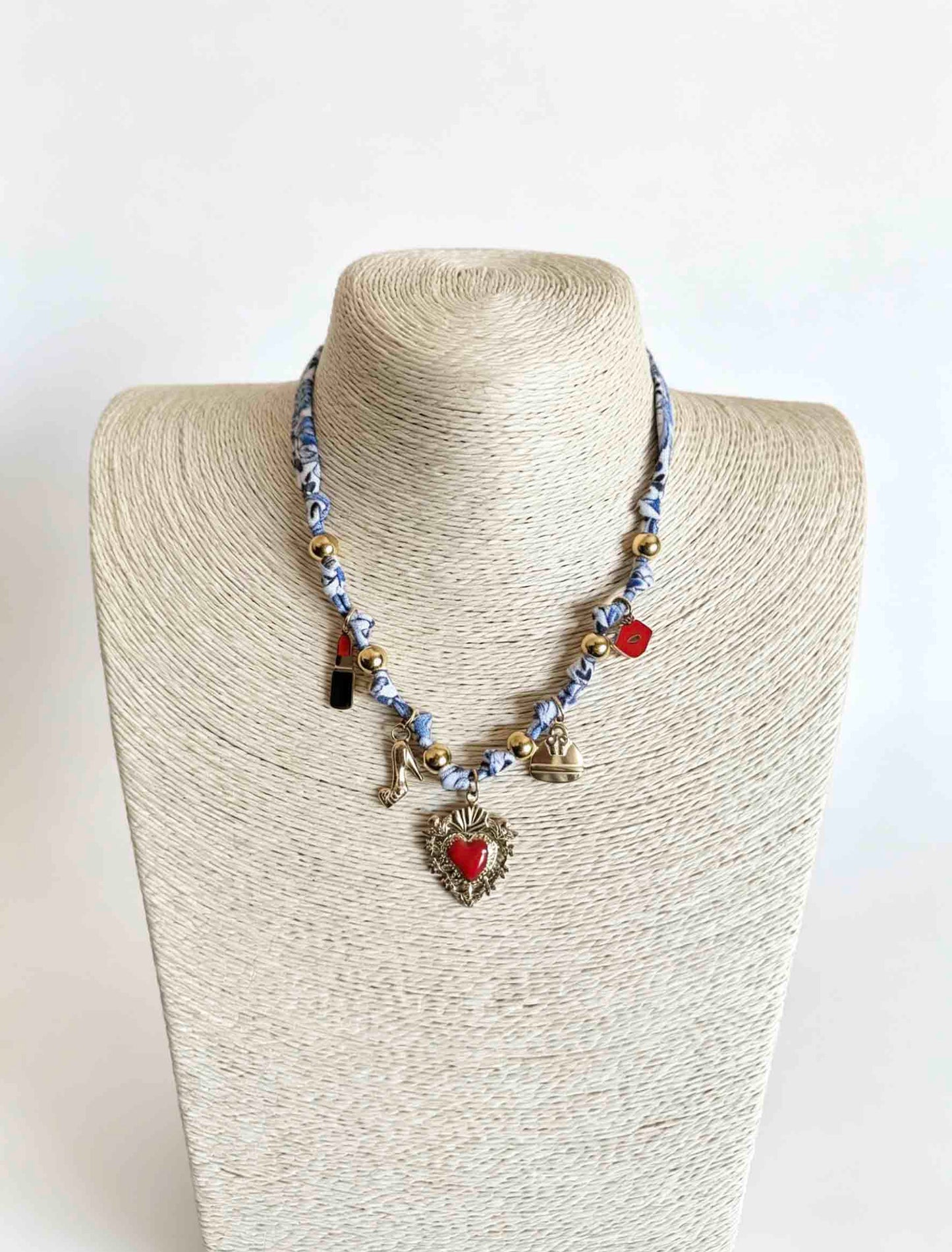 Collana con ciondolo