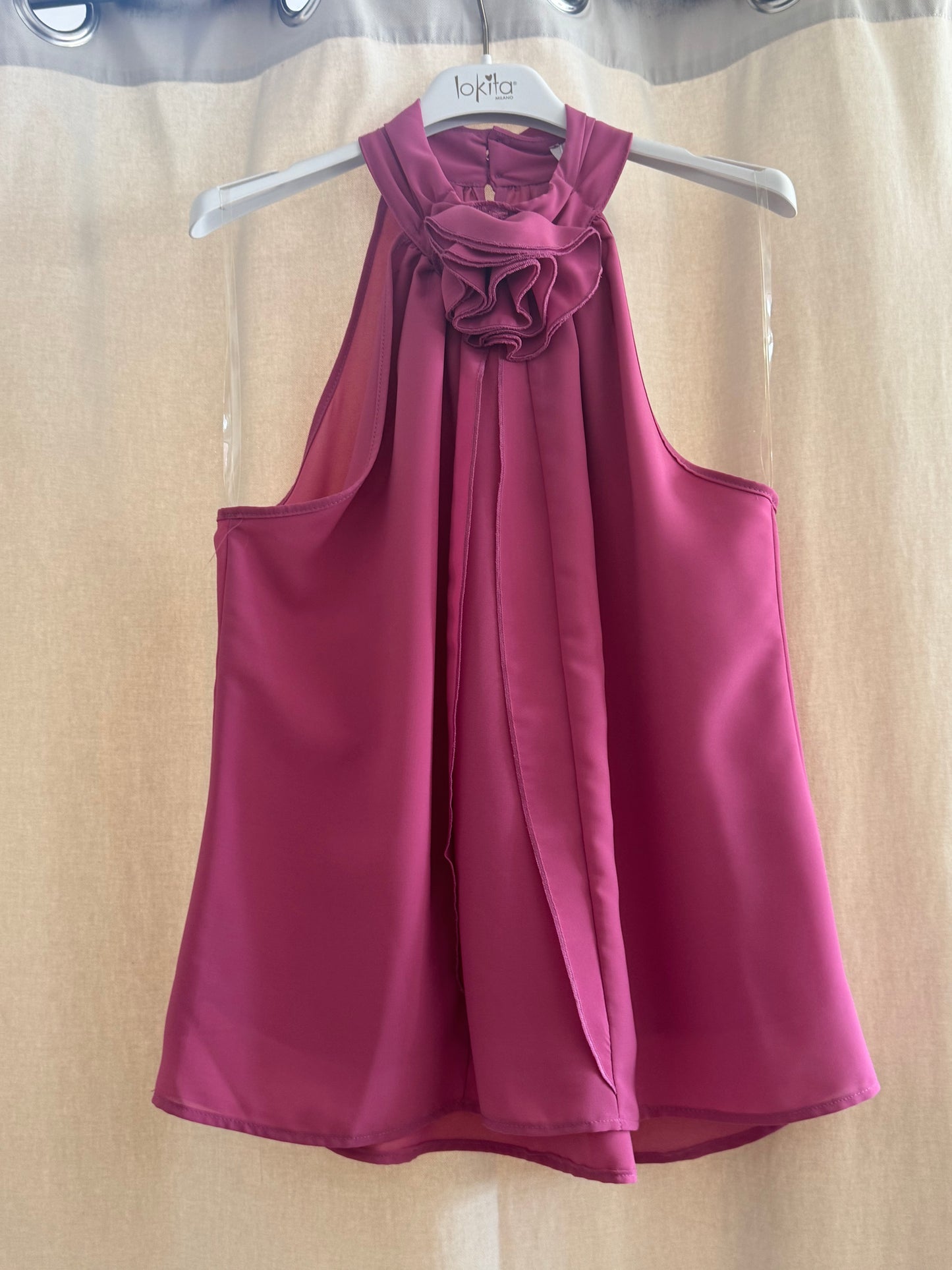 Top con rosa