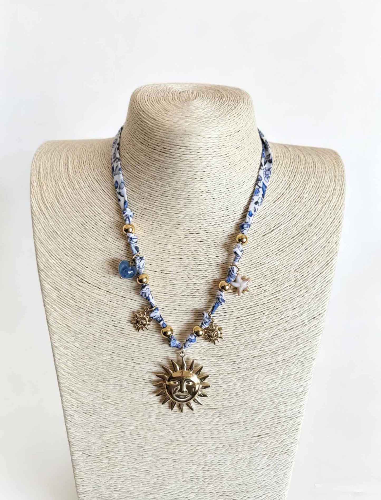 Collana con ciondolo