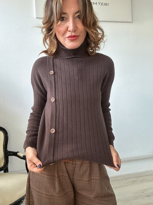 Dolcevita con bottoni