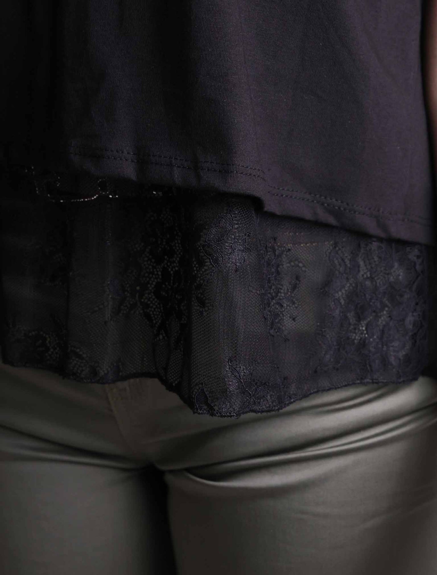 T shirt con pizzo