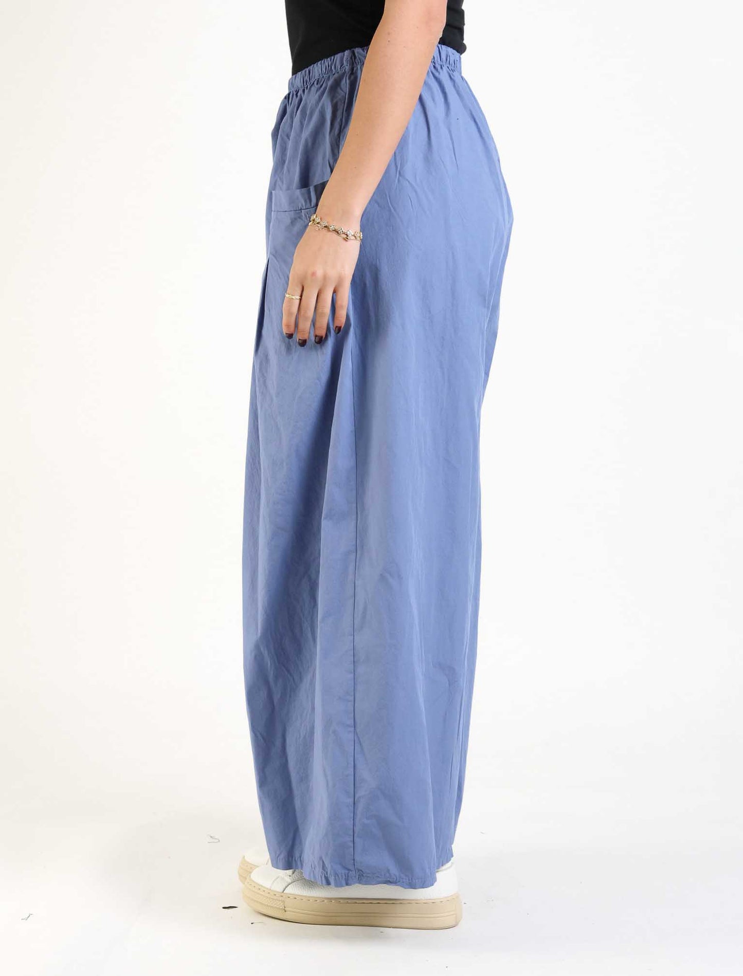 Pantalone con tasche
