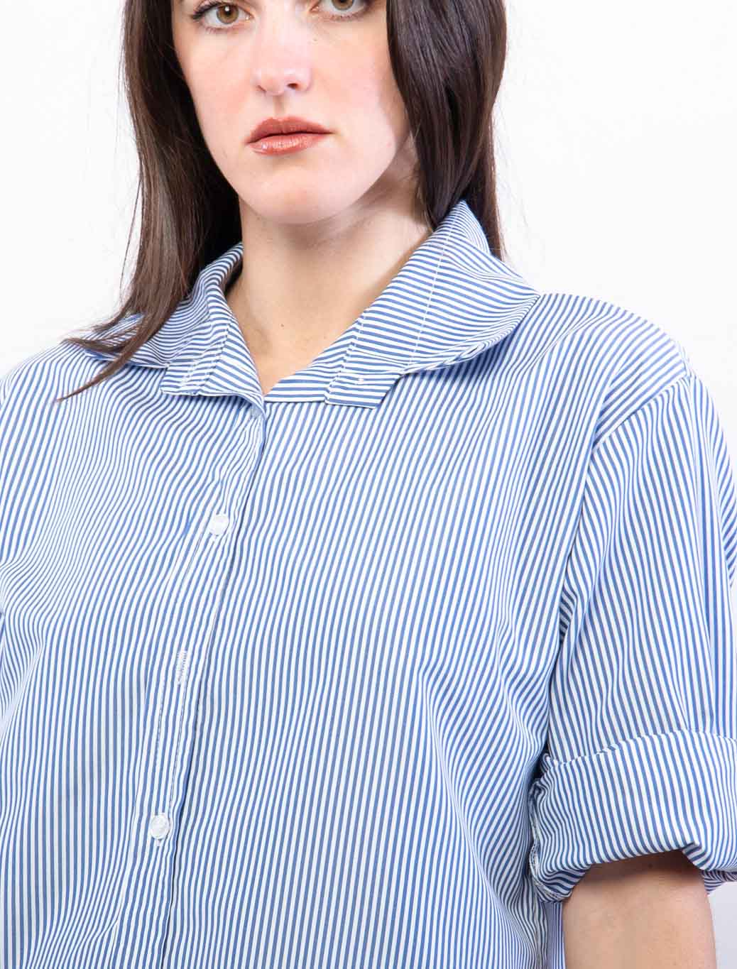 Camicia a righe con ricamo