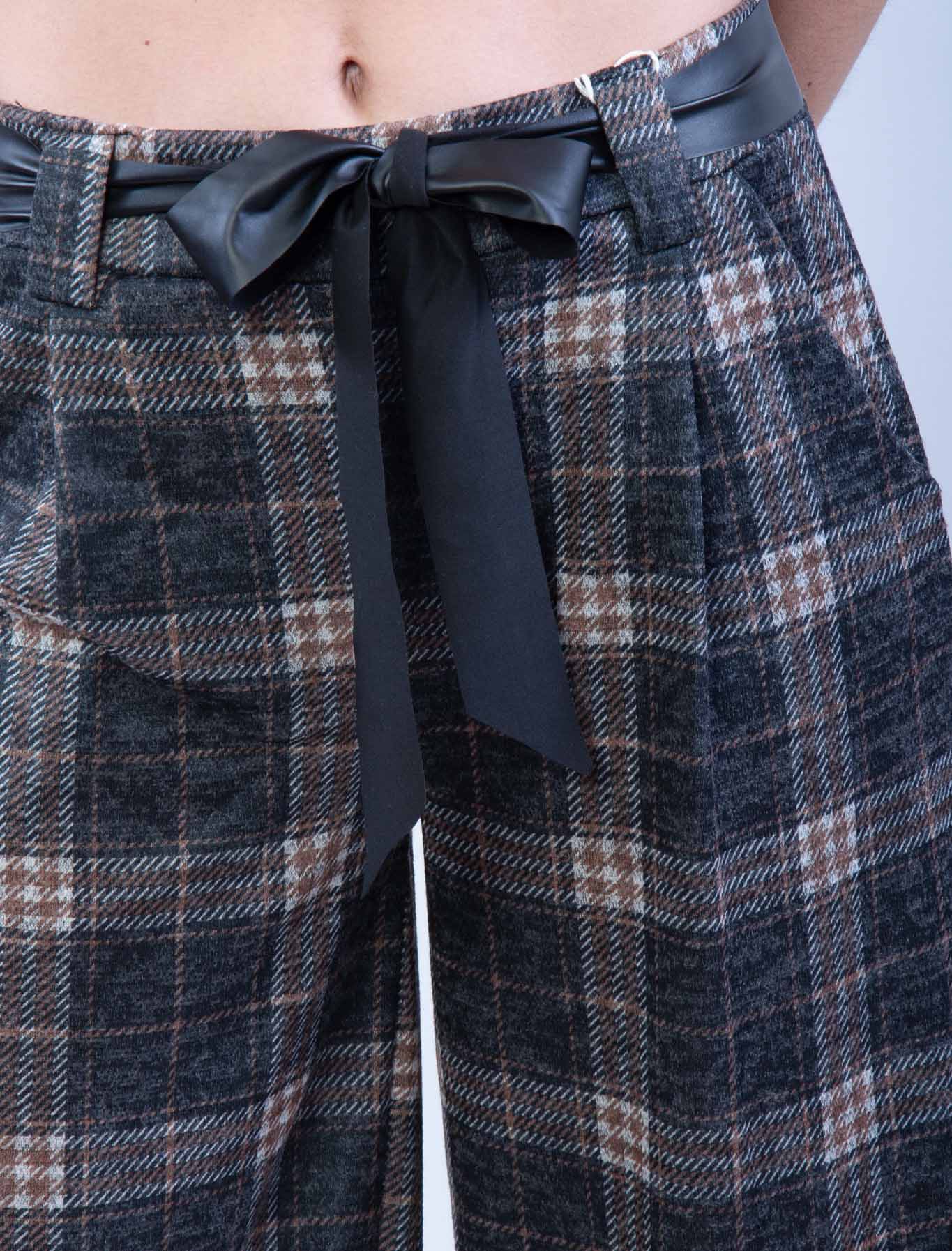 Pantalone check