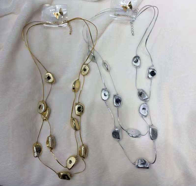 Collana lunga