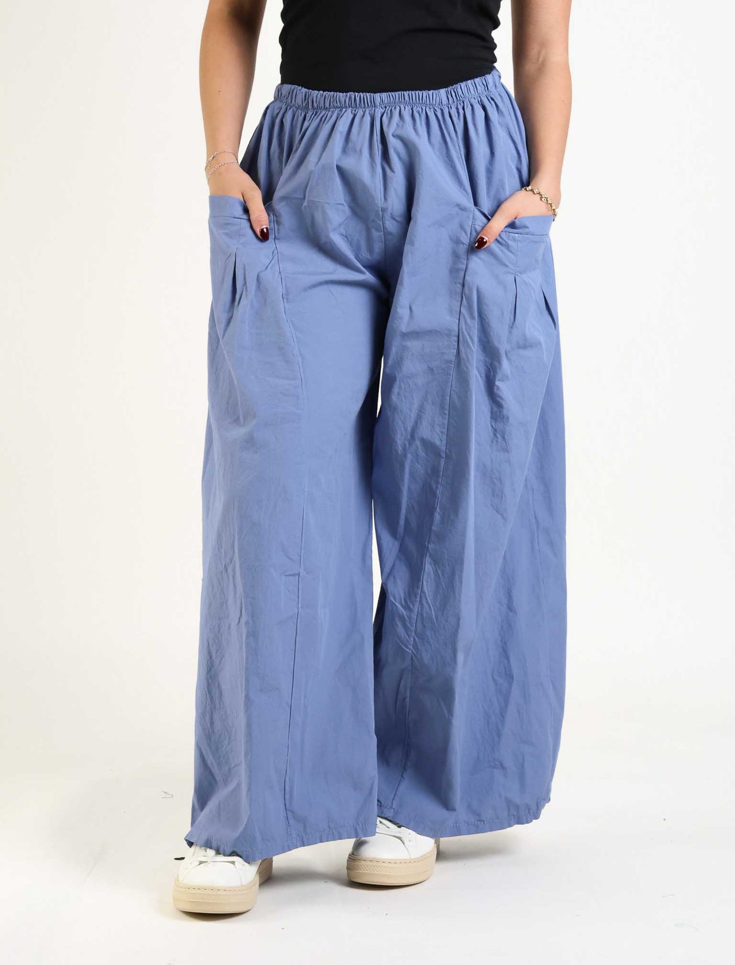 Pantalone con tasche