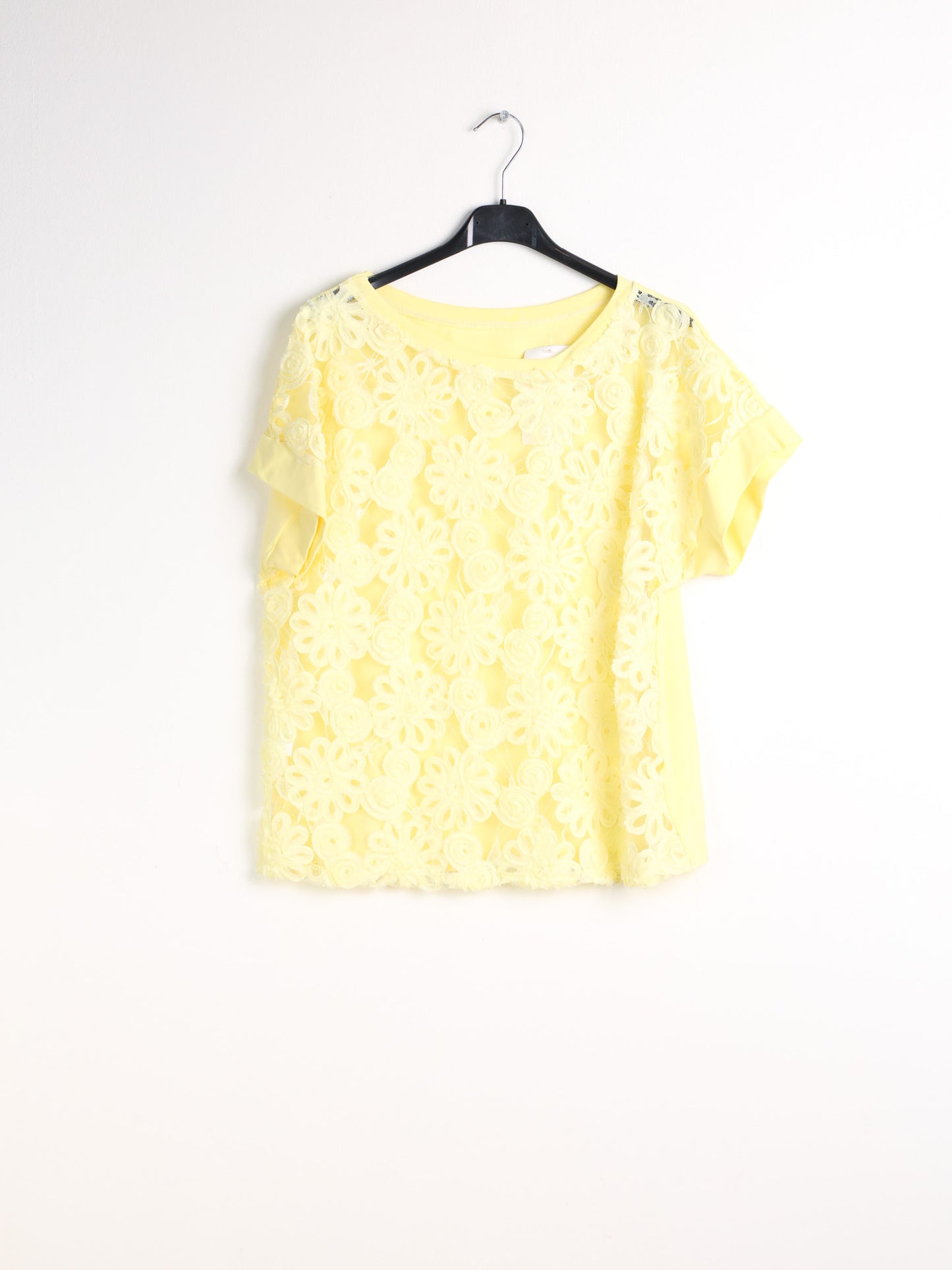 T shirt con fiori in tulle