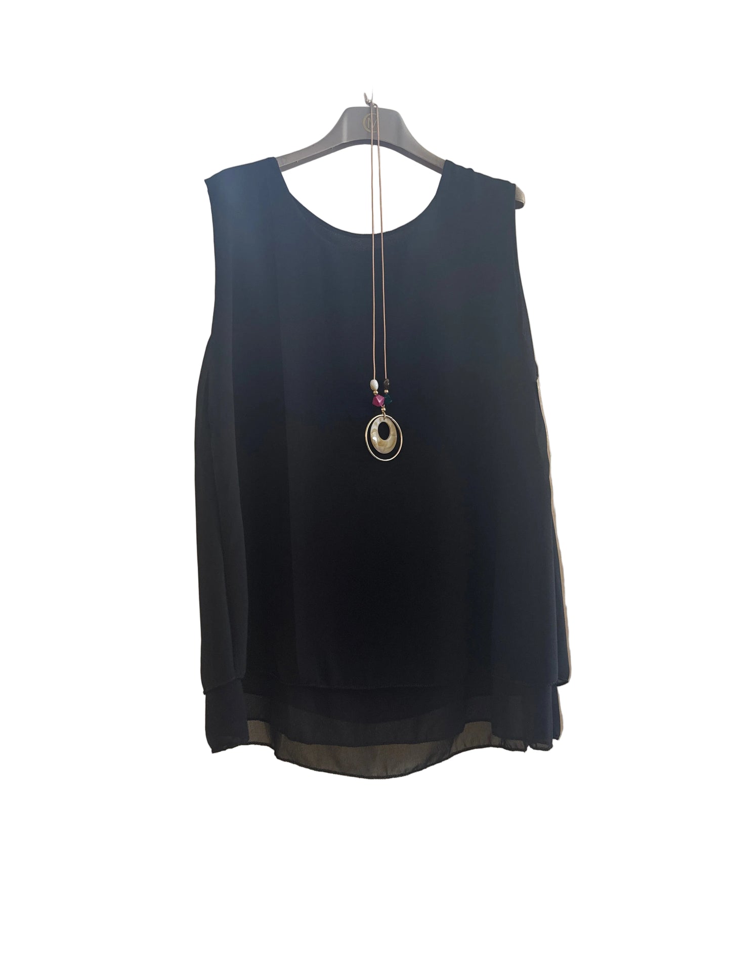 Blusa over smanicata con collana