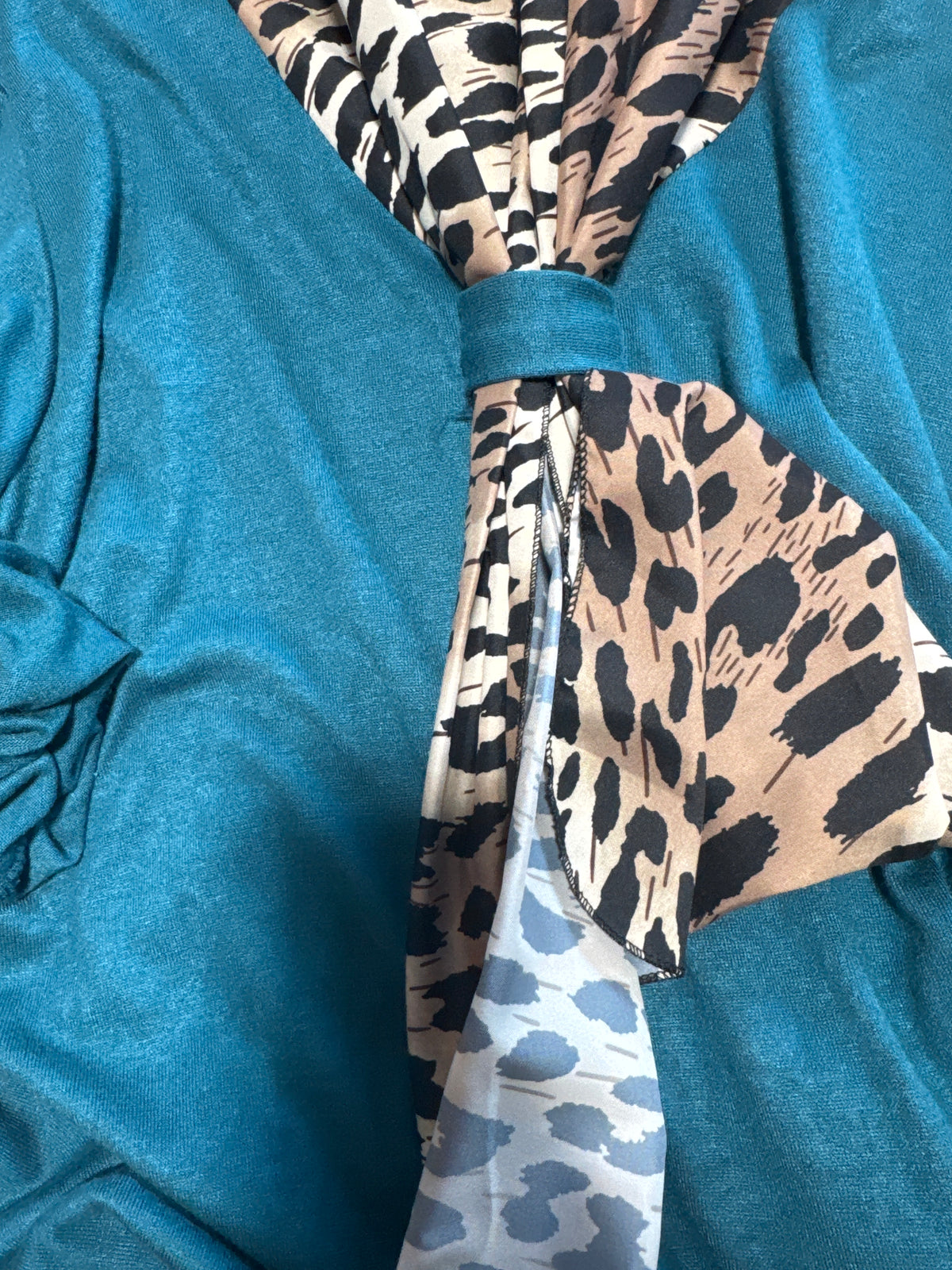 Maglia over con foulard