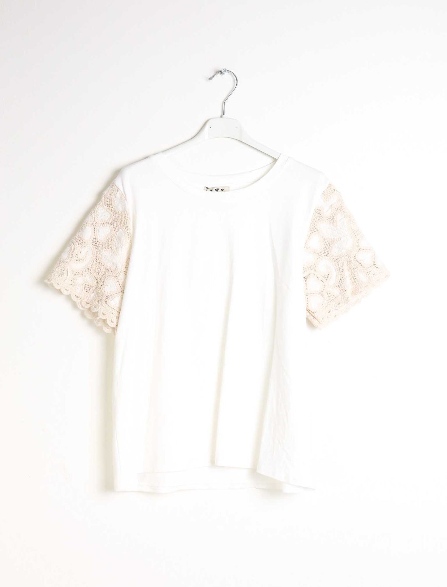 T shirt manica macramè