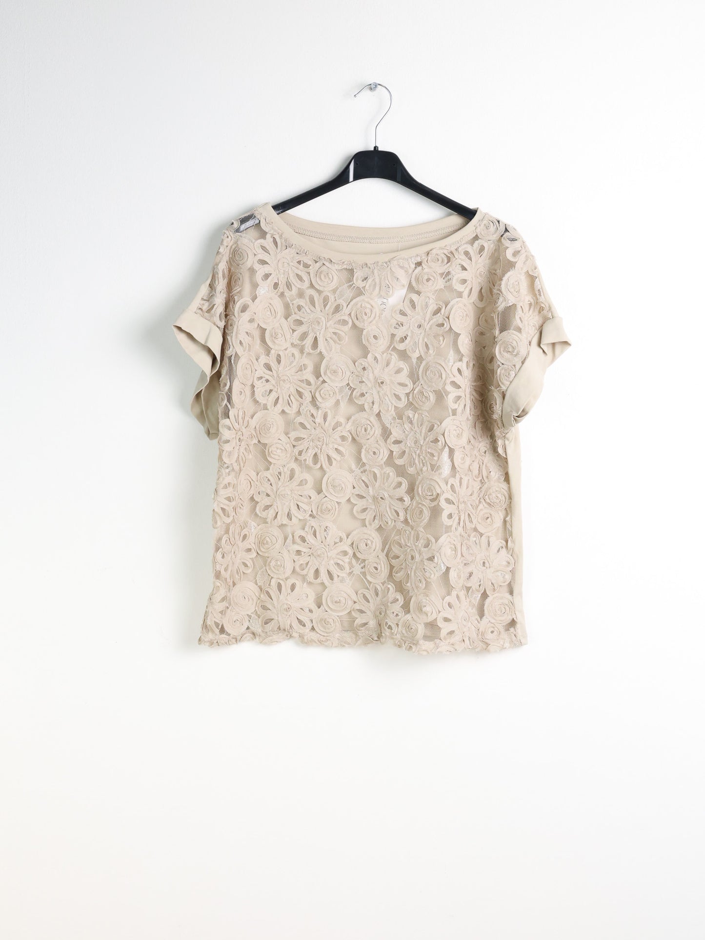 T shirt con fiori in tulle