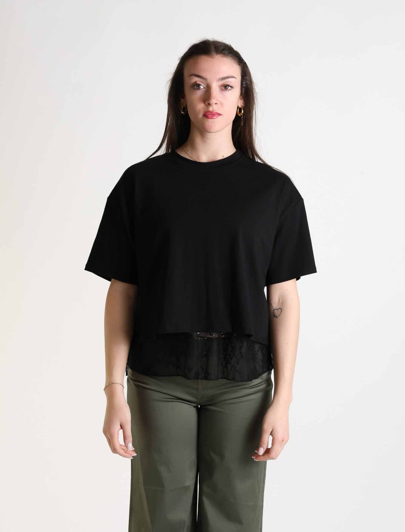 T shirt con pizzo