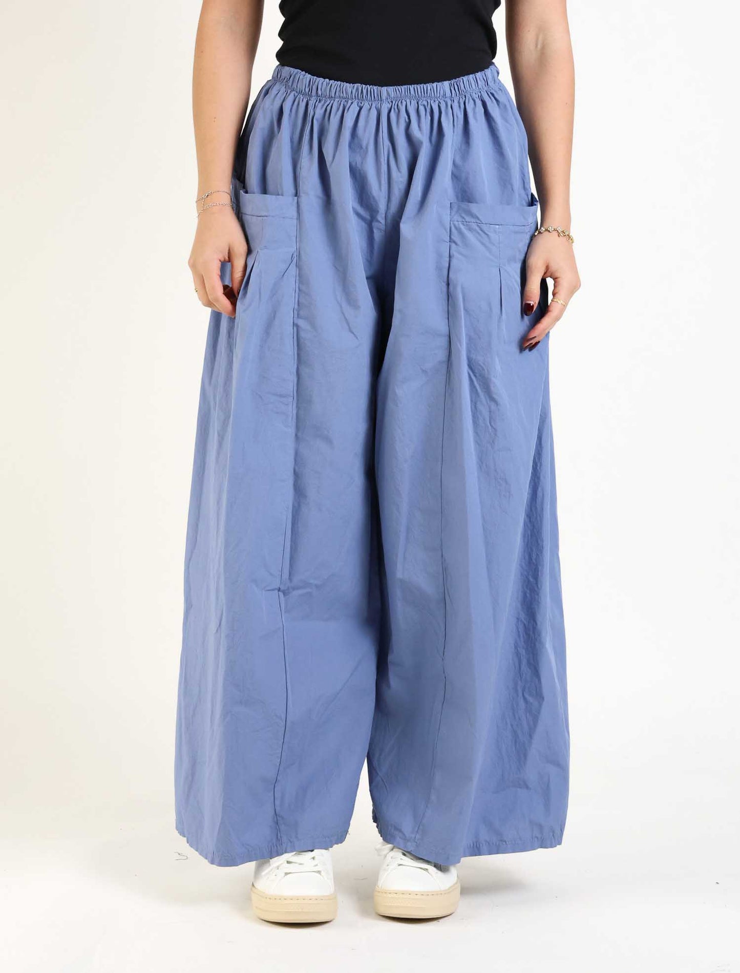 Pantalone con tasche