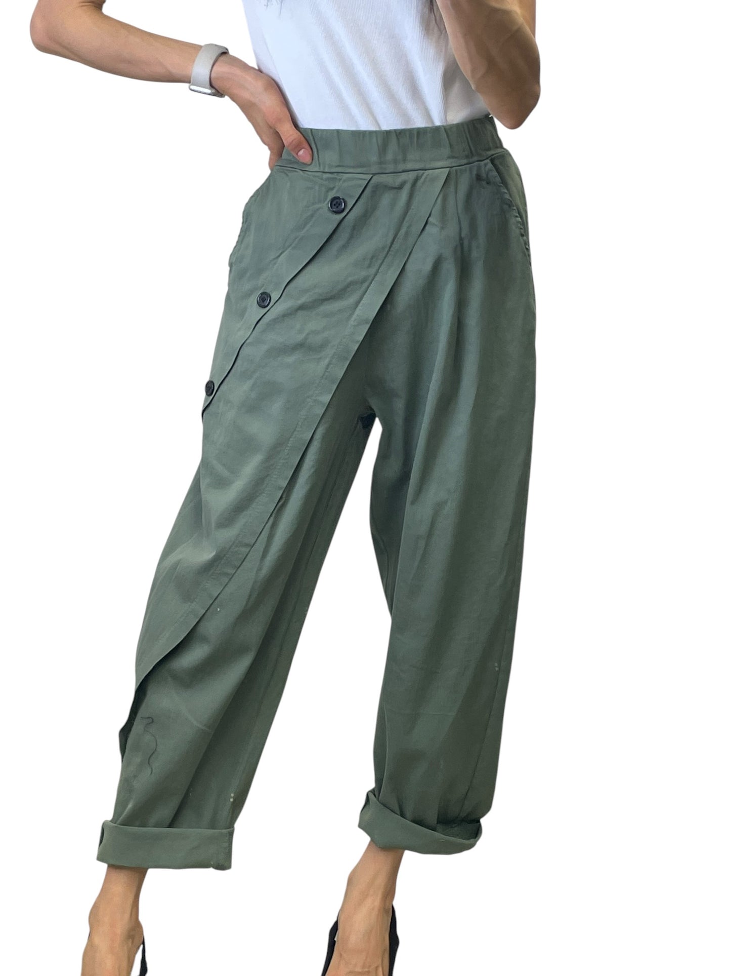 Pantalone con bottoni