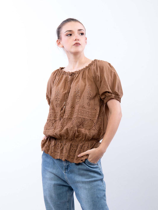 Blusa in sangallo