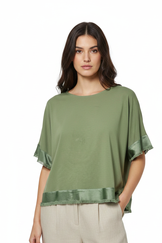 T shirt con profilo in raso