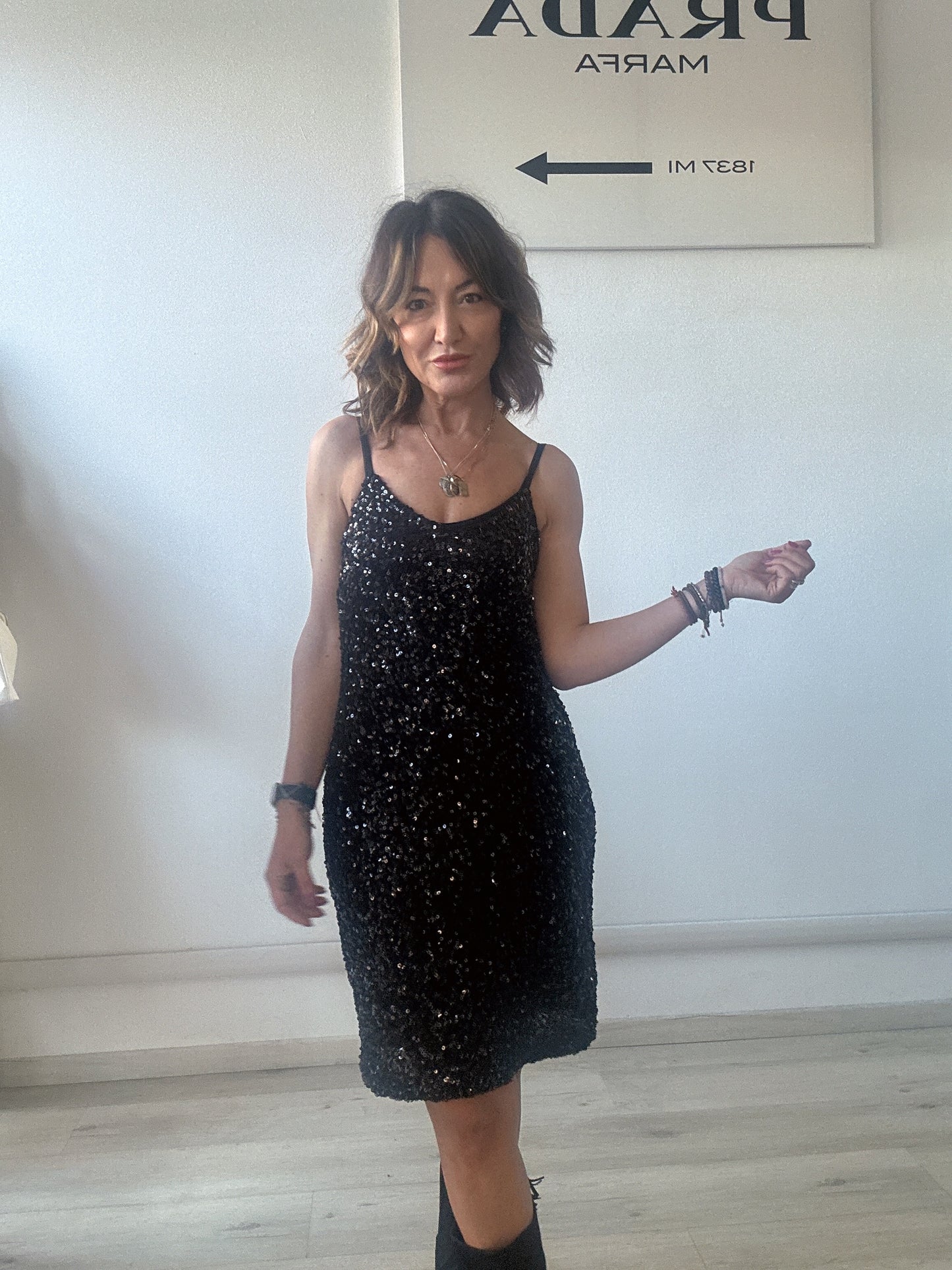 Abito in paillettes  con bretelle