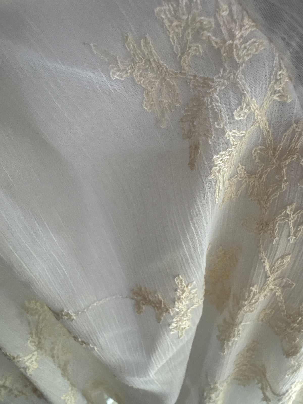 Blusa con ricami