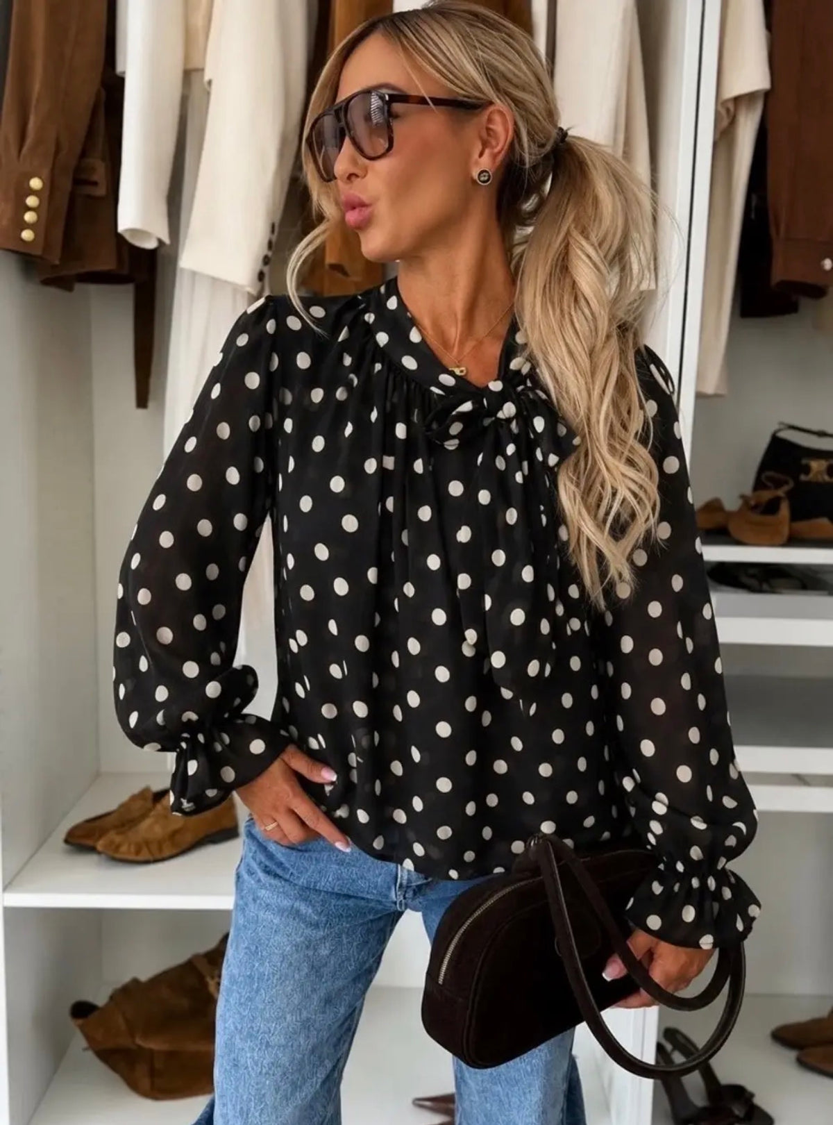 Blusa con nodo a pois