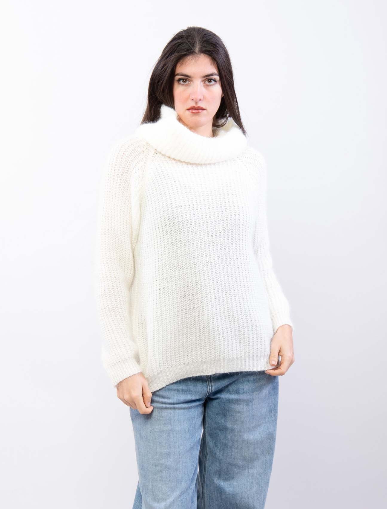 Maglia scollo ciambella