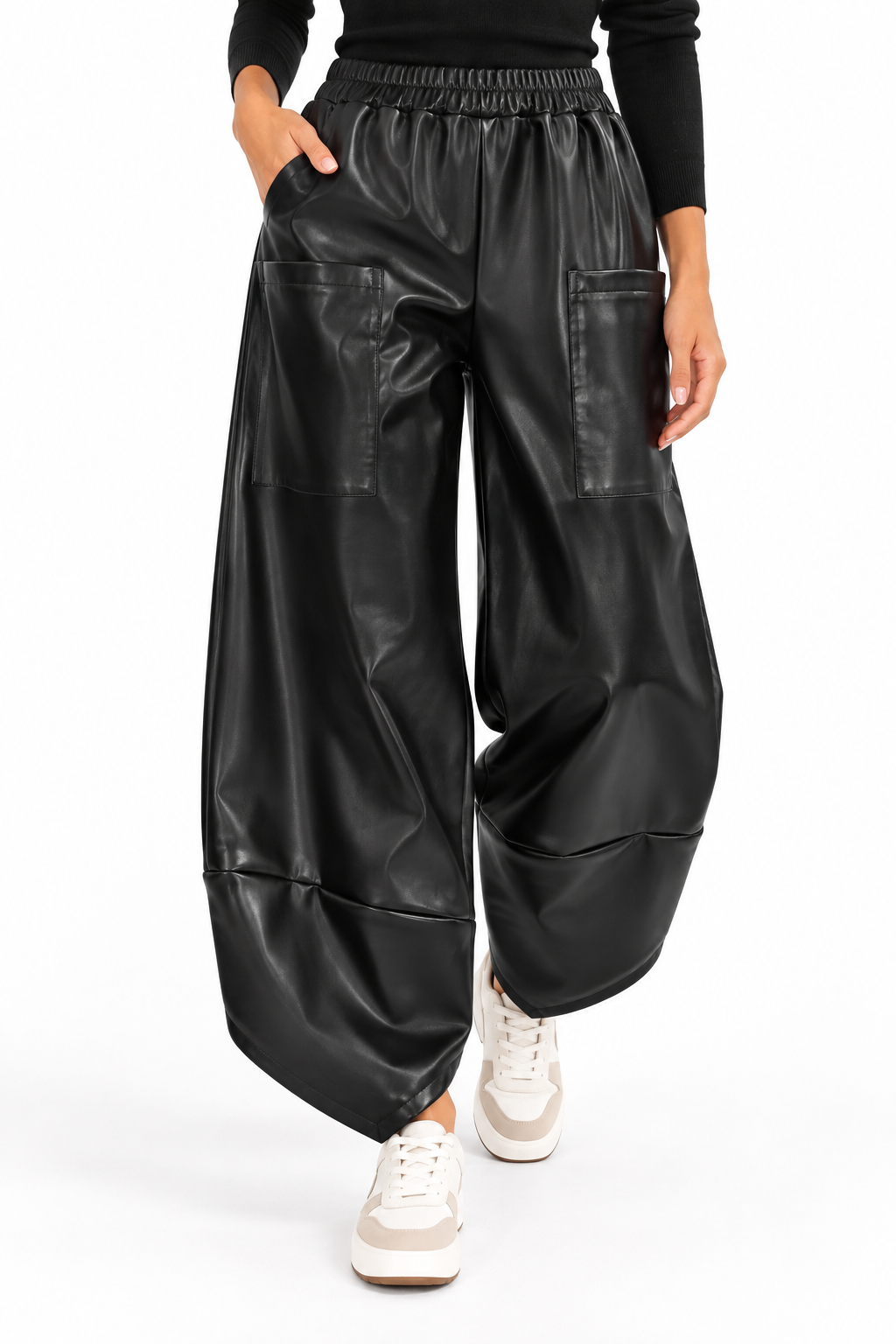 Pantalone in ecopelle con tasche